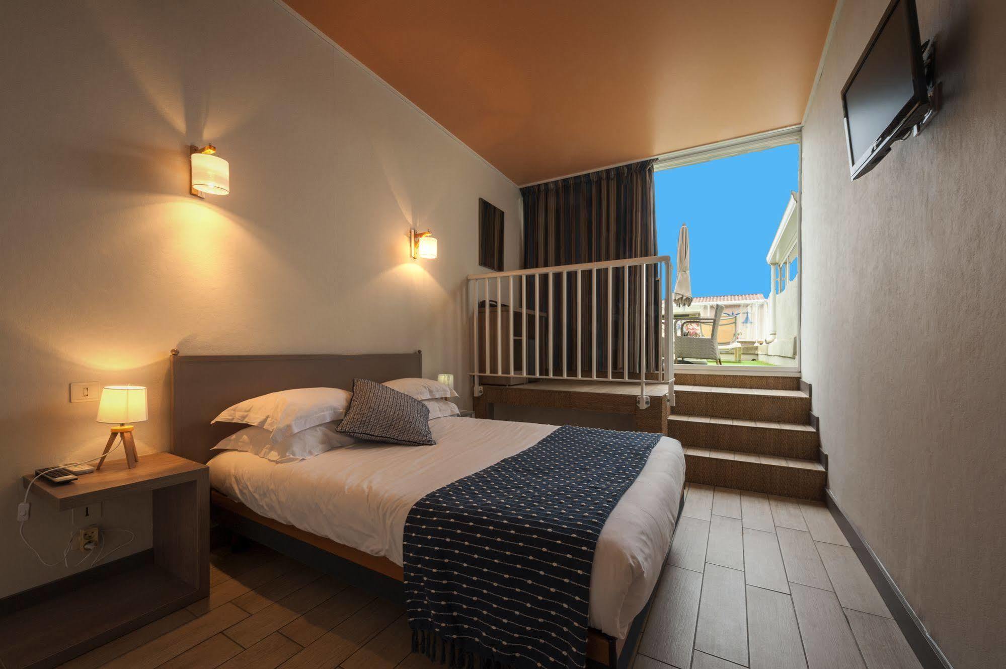 Auberge Kalliste - Eco Label Porto Pollo Bagian luar foto